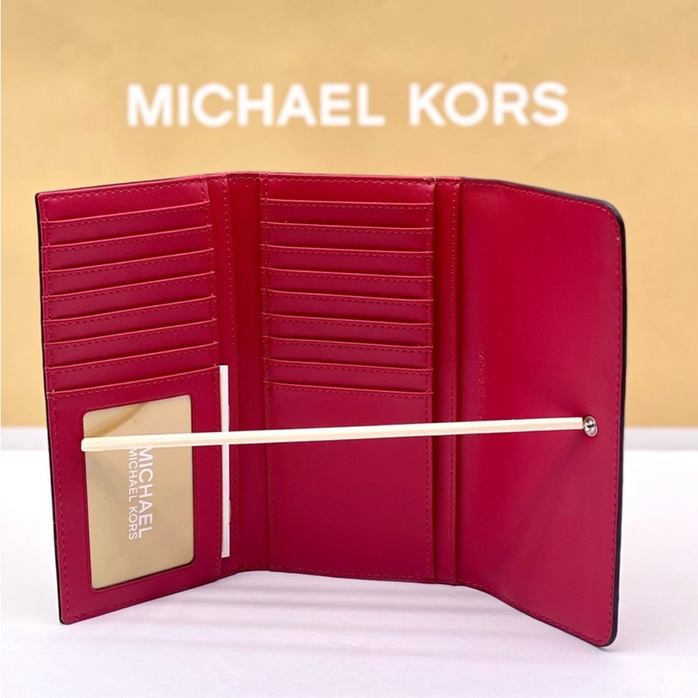 MICHAEL KORS Jet Set Travel Signature
Logo Tri-Fold Wallet DARK RASPBERRY MULTI - Picture 3 of 9